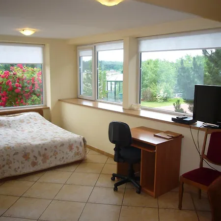 Aparthotel Family 3*